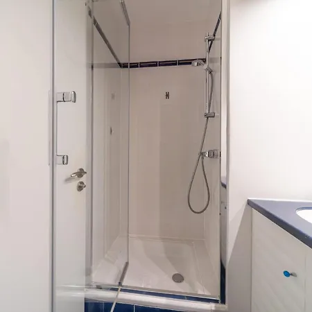 Appartement Spacious With Terrace And Parking