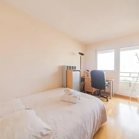 Spacious With Terrace And Parking דירה