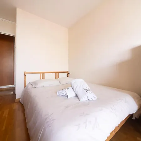 Spacious With Terrace And Parking * Vanves